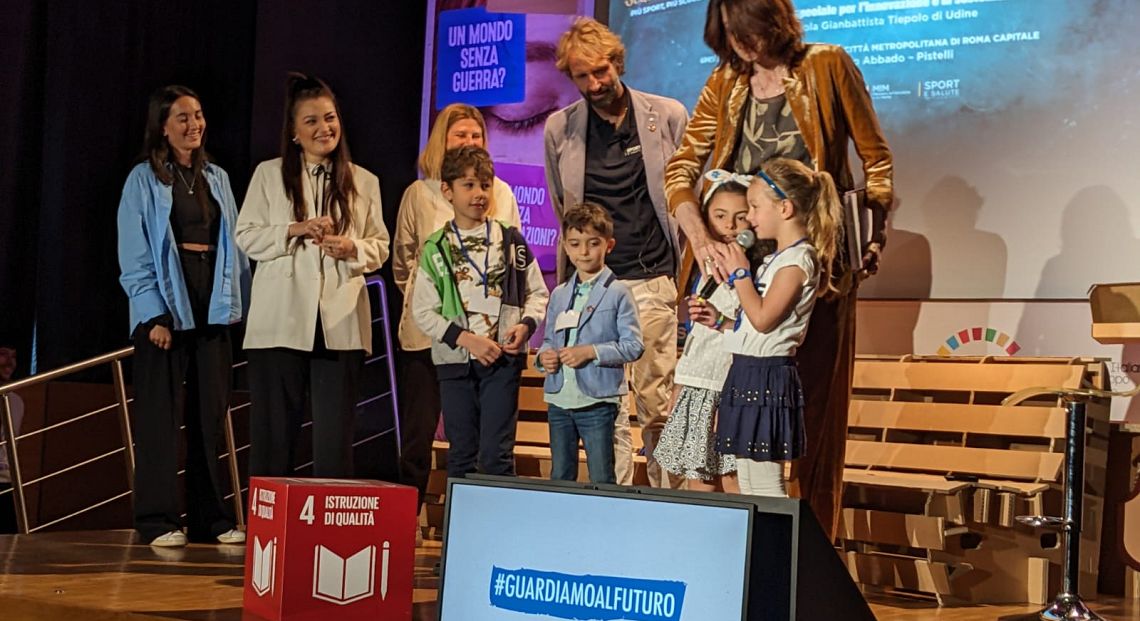 Rinnovare la scuola educando al pensiero critico e all’incertezza del futuro