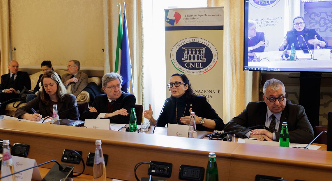 L’attuale modello economico non è in grado di fronteggiare l’effetto delle crisi