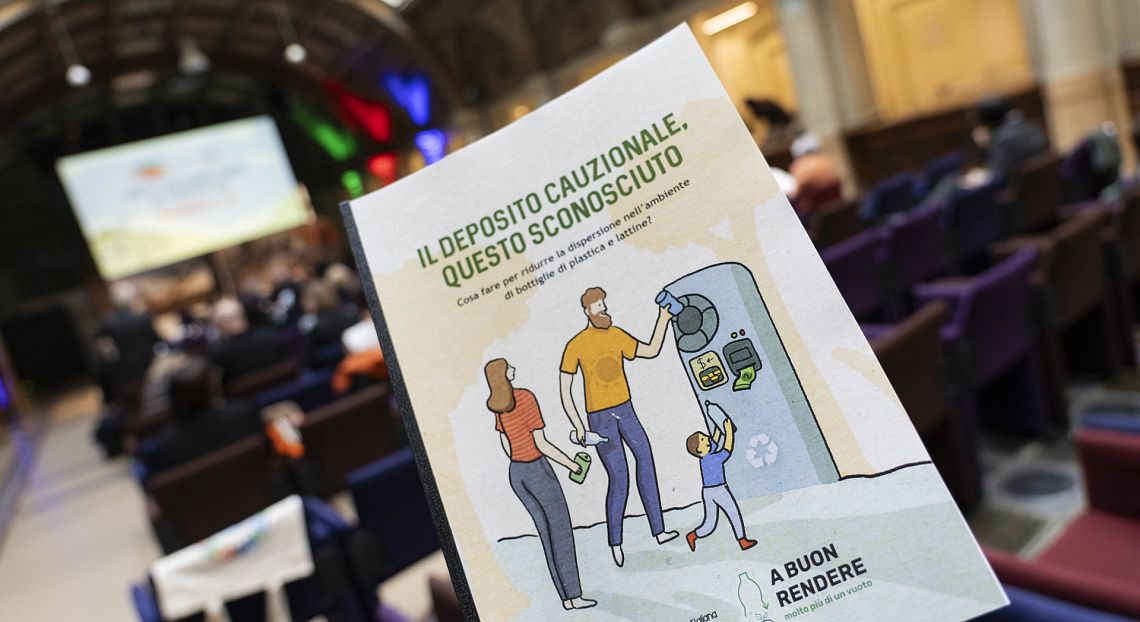 Meno rifiuti, più risparmi: il documento sui vantaggi del deposito cauzionale