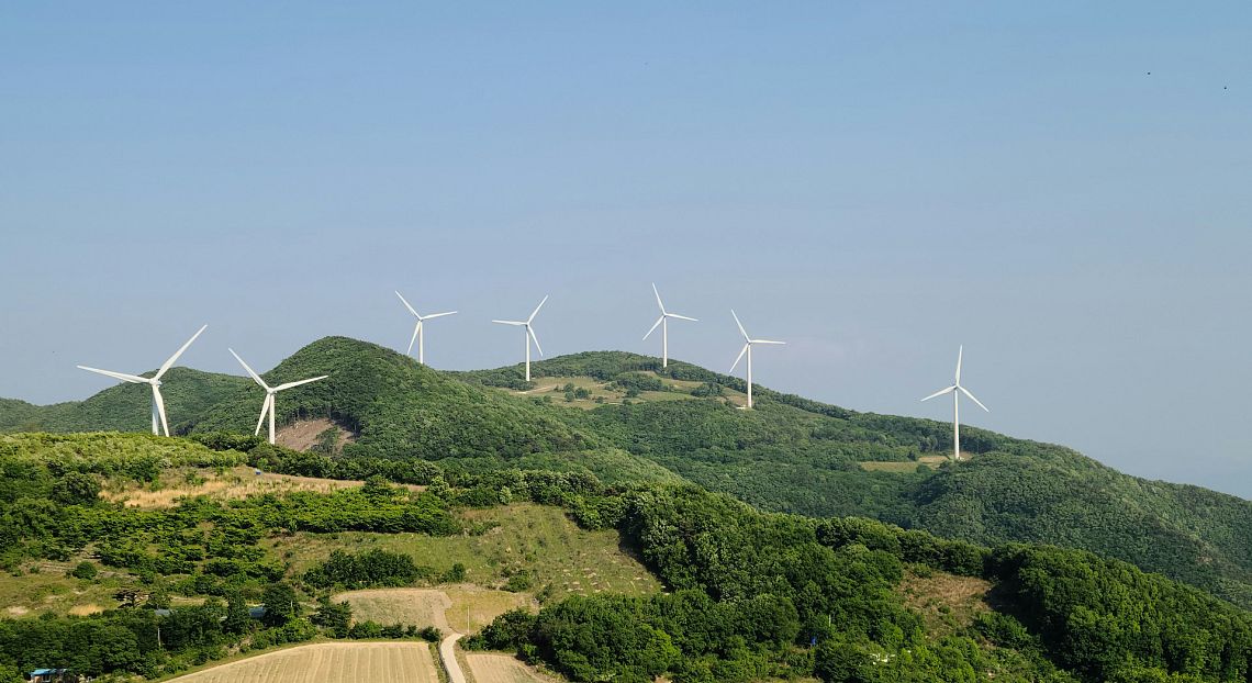 La corsa a ostacoli delle rinnovabili in Italia: tra ritardi e disuguaglianze regionali