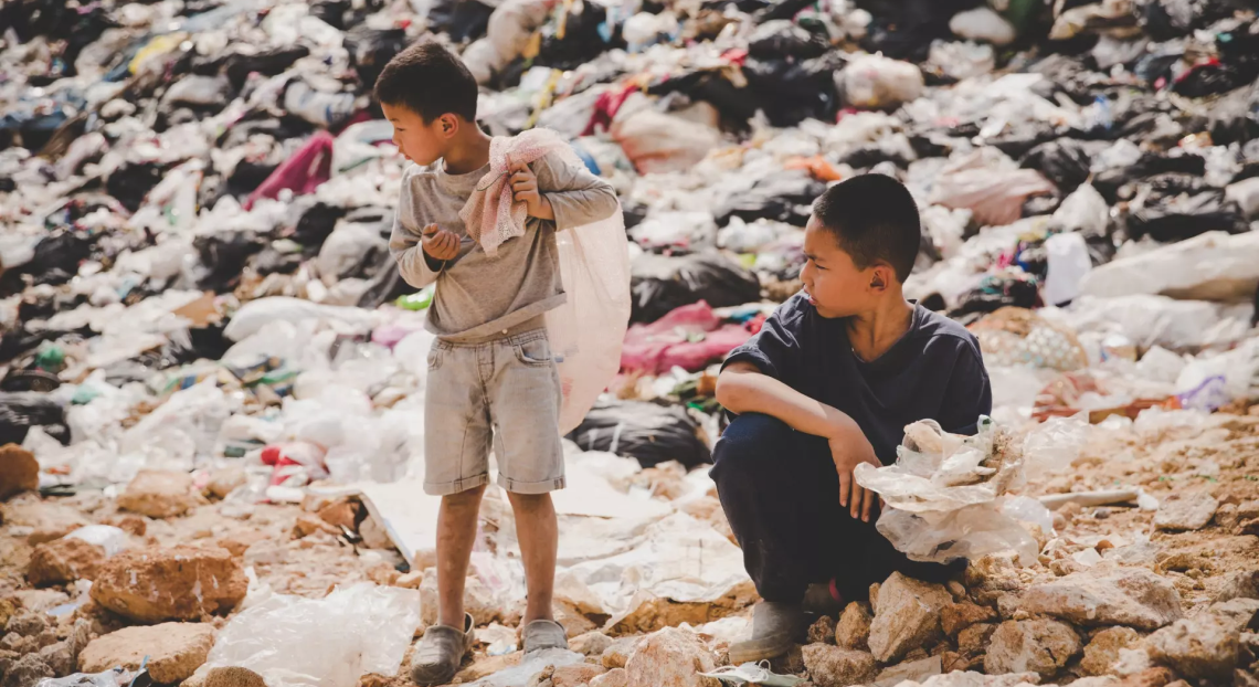 FOCUS. La nuova geopolitica dei rifiuti, tra divieti, riciclo e traffico illegale