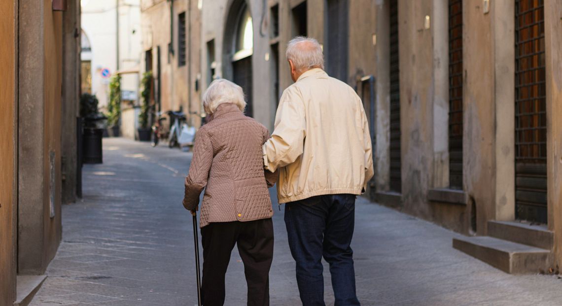 Sempre più anziani e lavoratori tra i nuovi volti della povertà in Italia